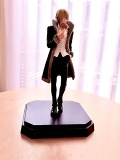 メ*4様 値下げ　ワンピース フィギュア コート姿