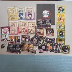 鬼滅の刃 シールとキーホルダー
