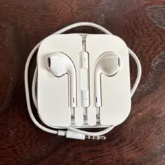 Apple EarPods ホワイト 3.5mmジャック ケース付き