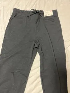 ユニクロ　ウルトラストレッチアクティブジョガーパンツ　旧型　色/ダークグレー