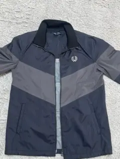 【美品】FRED PERRY ナイロンジャケット Sサイズ(Mサイズ相当)のサムネイル