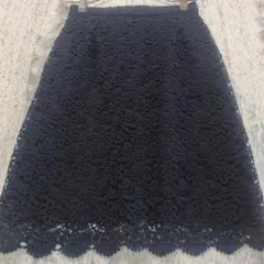a962　ユニクロ　ミディ丈レースタイトスカート　M　濃紺　花柄　裾スカラップ