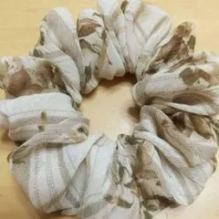 【残り 3】バイヤスチェック 花柄 シフォン シュシュ ♡ ハンドメイド