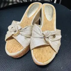 GUESS ベージュリボンサンダル　ジャンク品　24cmのサムネイル