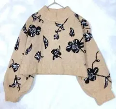 ショート丈 セーター 美品 花柄 ニット ベージュ ハイネック バルーンスリーブ