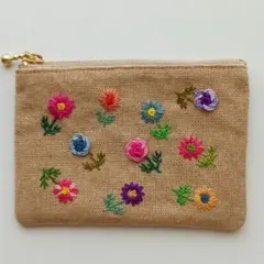 ハンドメイド刺繍　ミニポーチ　カラフルなお花