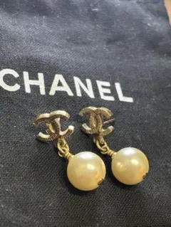 CHANEL ゴールドパールピアス 片耳 - メルカリ