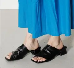 【美品】インサイドトングサンダル AZUL BY MOUSSY 　Mサイズのサムネイル