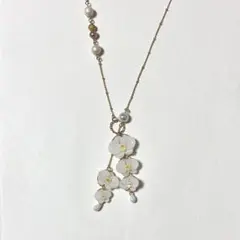 胡蝶蘭のY字ネックレス