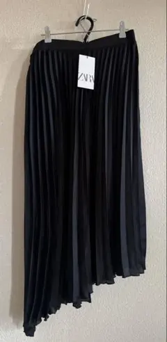新品未使用　ZARA ザラ　アシンメトリー　プリーツスカート ブラック　L