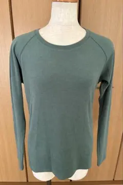 UNIQLO ユニクロ　ヒートテック　レディーストップス