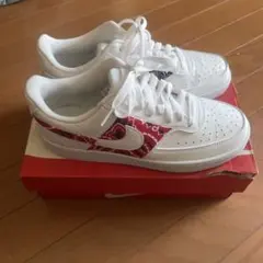 Nike スニーカー ホワイト/レッド/ブラック