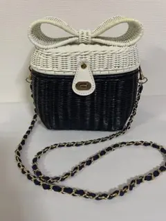 【新品】anatelier アナトリエ　リボンラタンBOXバッグ　かごバッグのサムネイル