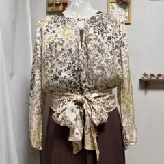 極美品　BCBG MAXAZRIA シルク　カシュクールブラウス　ボタニカル　絹のサムネイル