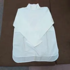 ホワイト ハイネック 長袖シャツ