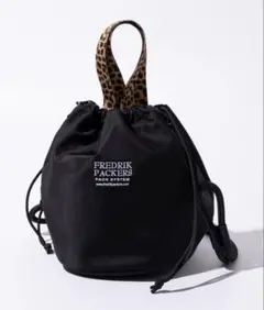 FREDRIK PACKERS ショルダーバッグ ブラック レオパード