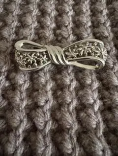 リボンブローチ　シルバー　ヴィンテージ　最終お値引き価格