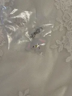 サンリオキャラクターズ　ゆるっとめじるしアクセサリー　しろうさ　ガチャ