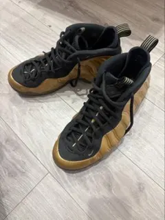 ナイキ　NIKE ゴールド　ブラック　スニーカー　エアジョーダン