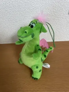エリオット　ピートとドラゴン　カリフォルニアディズニー　ぬいぐるみ 2026年最新】ピートとドラゴンの人気アイテム - メルカリ