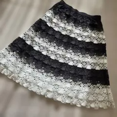 TO BE CHIC スカート 膝丈 レース 花柄 ブラック ホワイト