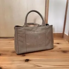 PRADA カナパ