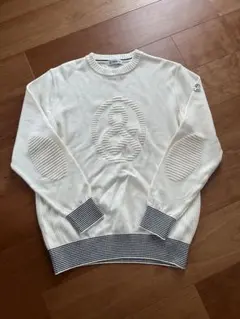 and per se エンボスロゴ ホワイトセーター