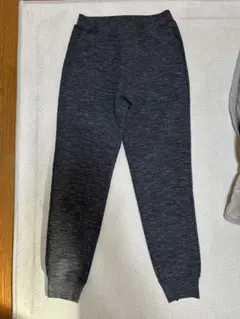 ダークグレー スウェットパンツ