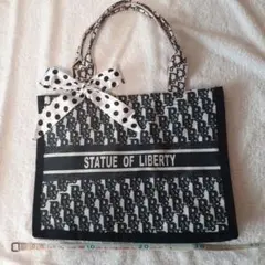 ロゴデザイン　ロゴバッグ　トートバッグ　モノトーン　軽い　スカーフ付き