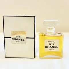新品　CHANEL シャネル N°19 パルファム 香水　14ml