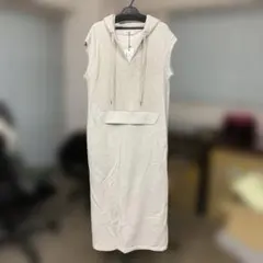 スコットクラブ新品　フード付きノースリーブワンピース グレー
