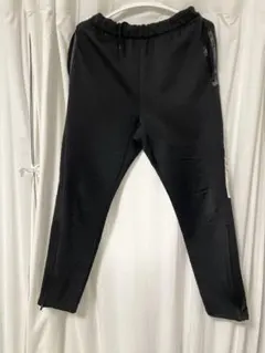 アディダス 黒パンツ 3本ライン