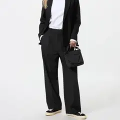uniqloタックワイドパンツ