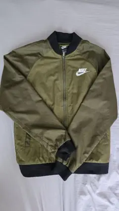 Nike オリーブ色 ジャンパー ブルゾンMサイズ