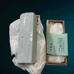 有田焼　白い磁器　シンプルモダン　辻聡彦　共箱　フラワーベース　ホワイト　一点物