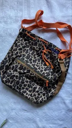 MUVEL TRAVEL ヒョウ柄ショルダーバッグ　LESPORTSAC 巾着型