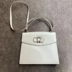 未使用 FERRAGAMOフェラガモ サイコロ ミニバッグ ショルダー バニティ 
