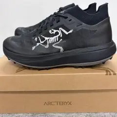 新品 アークテリクス シランプロ ランニングシューズ スニーカー 24.5 