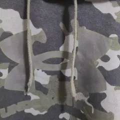 アンダーアーマー　パーカー　迷彩柄