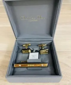 クリスチャン・ディオールのカフス＆ネクタイピンセット 新品未使用