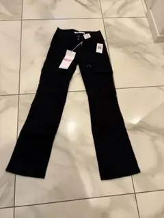 アメリカで購入、新品タグ付きヒップアップ黒ストレッチカーゴジーンズ/S〜M