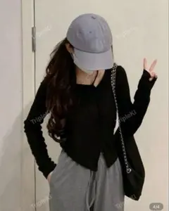 ブラック クロップドTシャツ 長袖