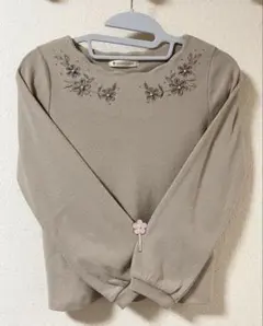 MAJESTIC LEGON華やかな刺繍フラワーモチーフデザインのプルオーバー