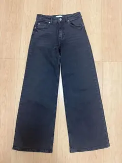 H&M ストレートデニム(ワイドデニム)ブラック EUR 34