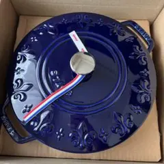 【最終お値下げ】Staub ワナベ XL グランブルー フルール ド リス レア 2026年最新】ワナベXLの人気アイテム - メルカリ