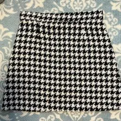 ハウンドトゥース柄フレアスカート
