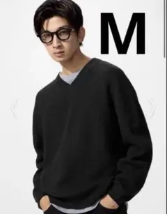 ユニクロ　3DスフレヤーンVネックセーター　M UNIQLO