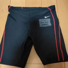 ナイキ　ハーフパンツ水着　130