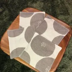 ベージュとグレーの幾何学模様 コースター 4枚セット