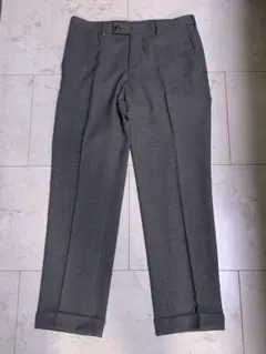 ユニクロ　グレー　スラックス　美品